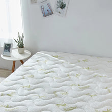 Load image into Gallery viewer, Bamboo/Polyester Mattress Protector