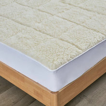 Load image into Gallery viewer, Shearling Mattress Topper
