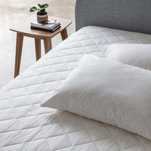Load image into Gallery viewer, Wool Mattress Protector